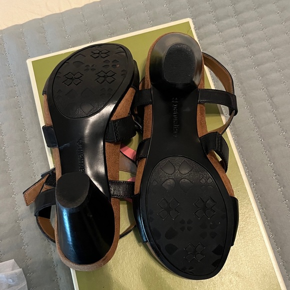 Naturalizer Engrid Black size 6 sandal. - Picture 9 of 11